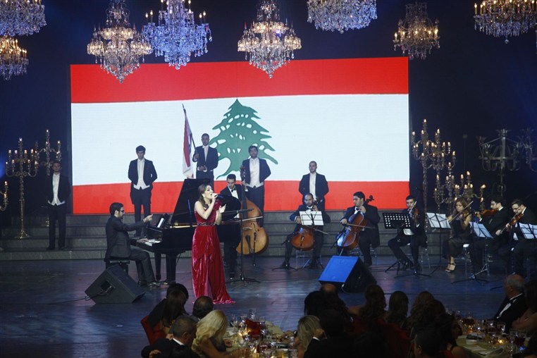 Bal des Debutantes 2012 